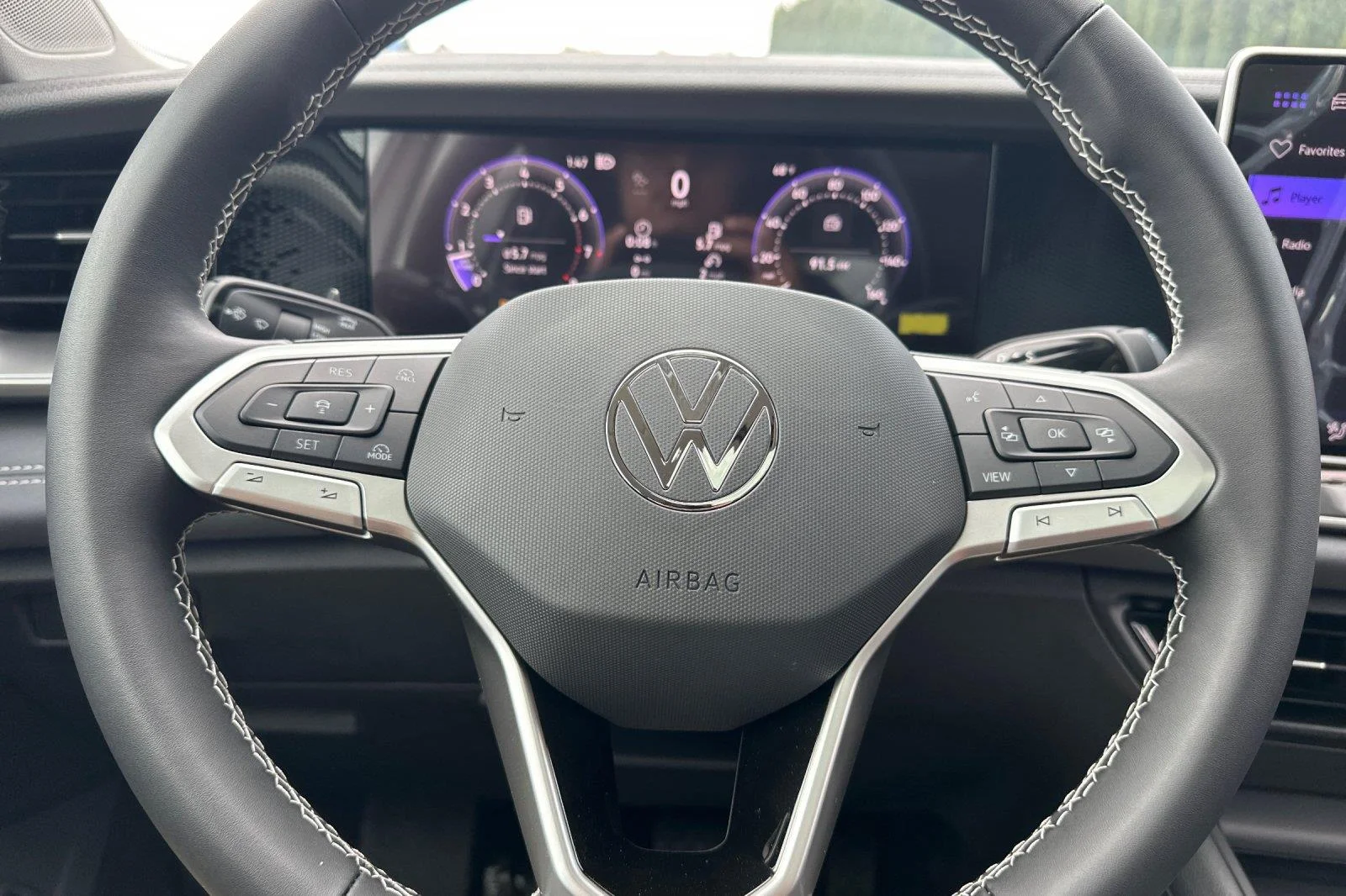 New 2026 Pure White Volkswagen SE image 23