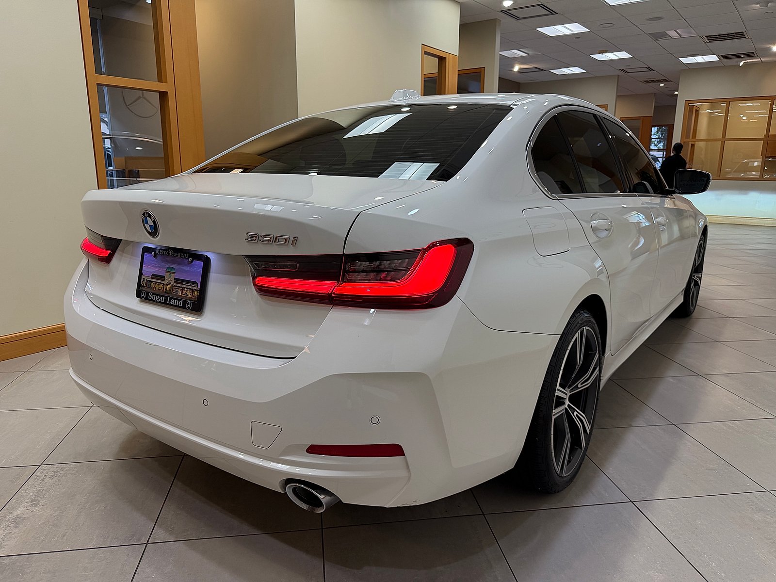 Used 2024  BMW  image 6