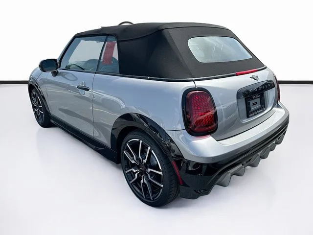 New 2026 Silver MINI Iconic image 4
