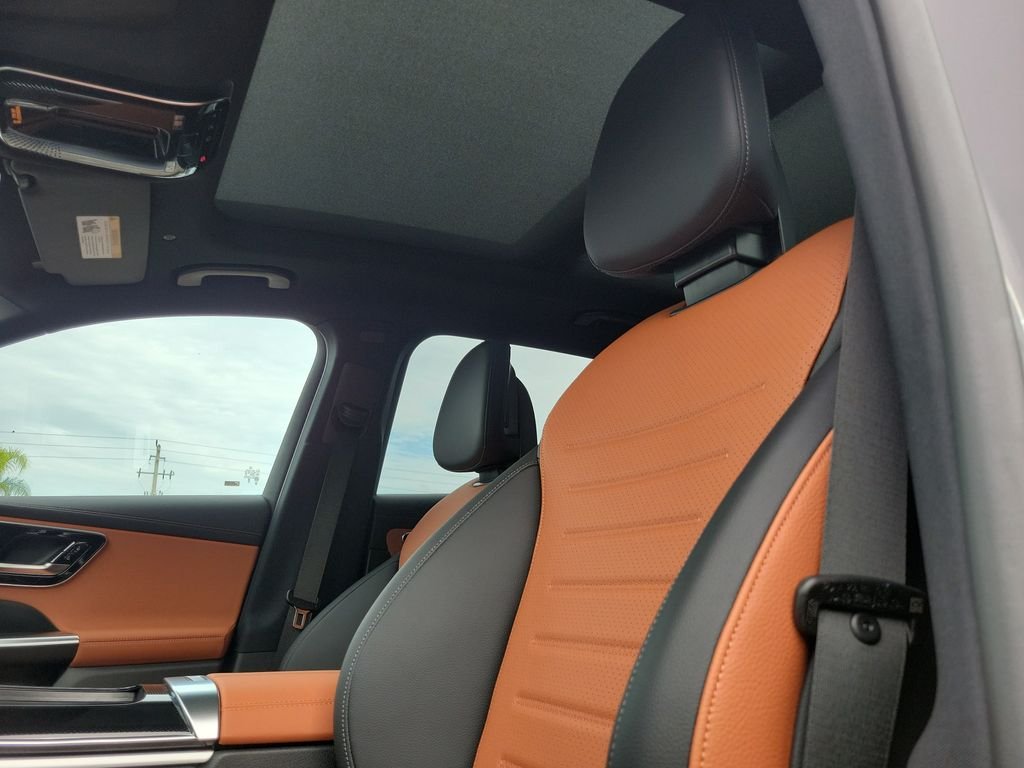 New 2027 Black Mercedes-Benz GLC 300 image 20