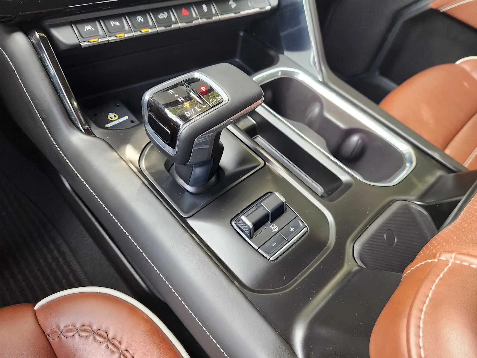 Used 2025 Sterling Metallic GMC Denali Ultimate image 17