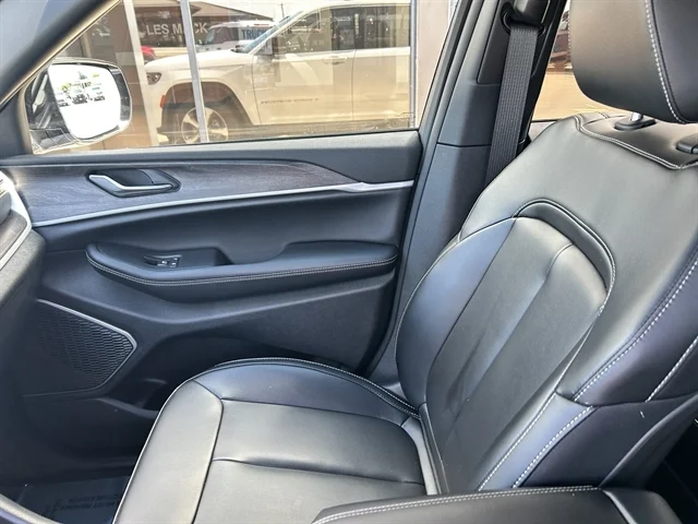 Used 2026 WHITE JEEP Limited image 16