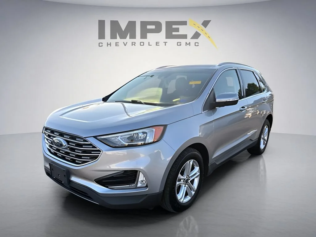 Used 2020  Ford SEL image 1