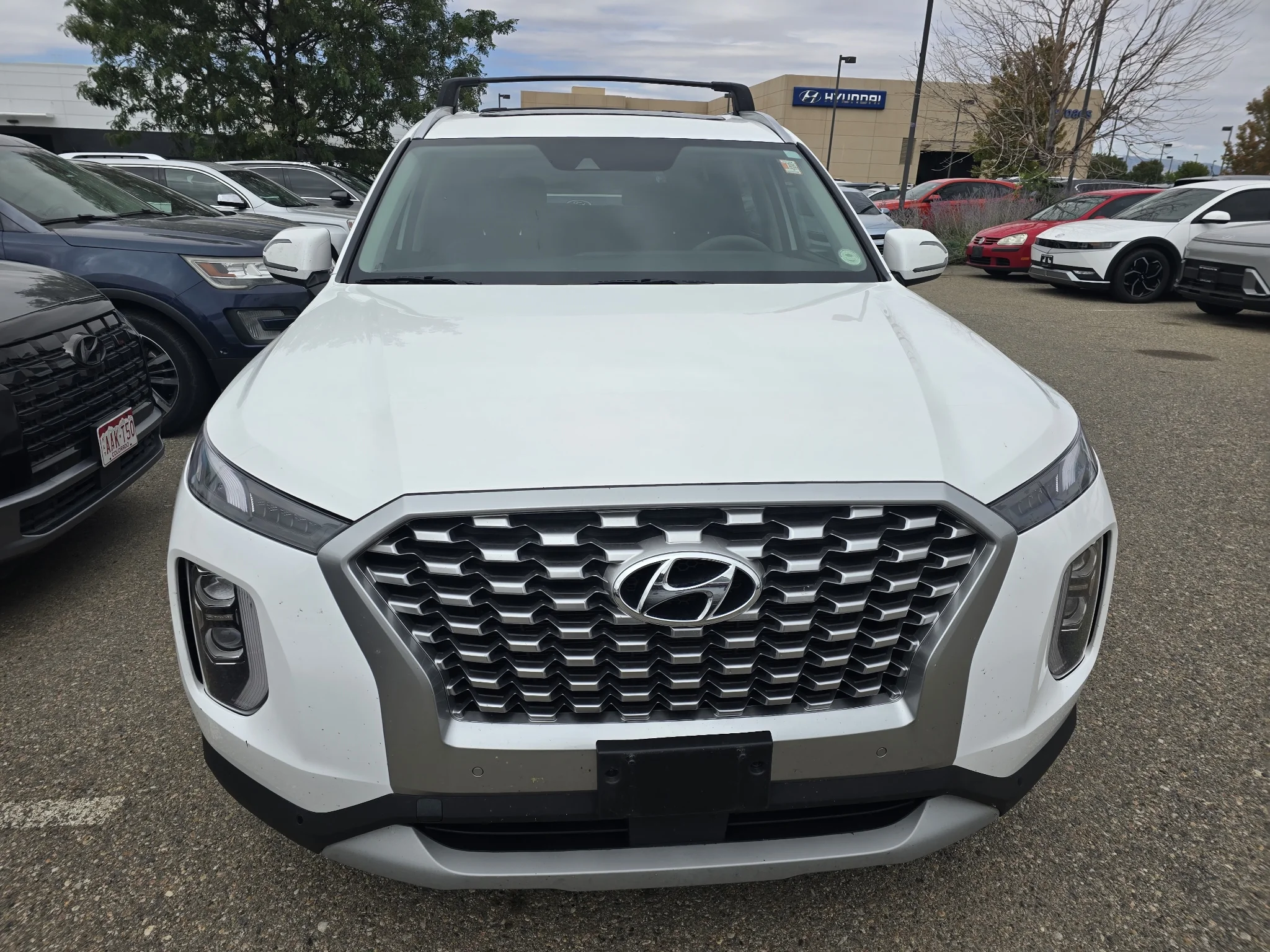 Used 2022 Hyper White Hyundai SEL image 9