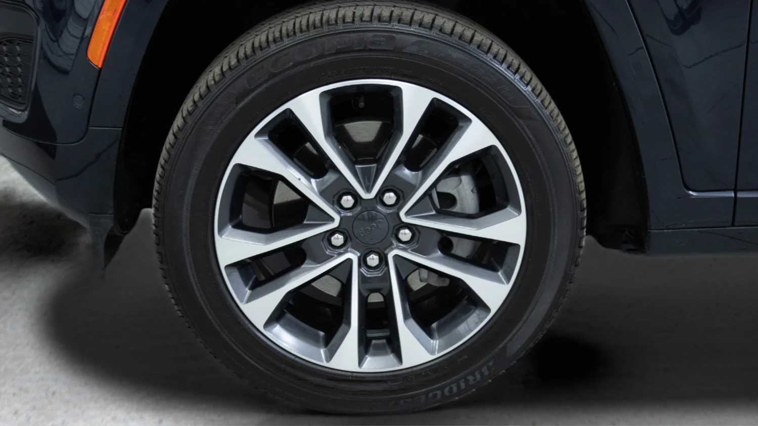 Used 2023 Black Jeep Overland 4xe image 9