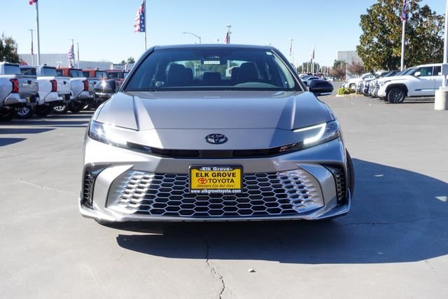 New 2026 Heavy Metal with Midnight Black Metallic roof <sup>1</sup> Toyota  XSE image 3
