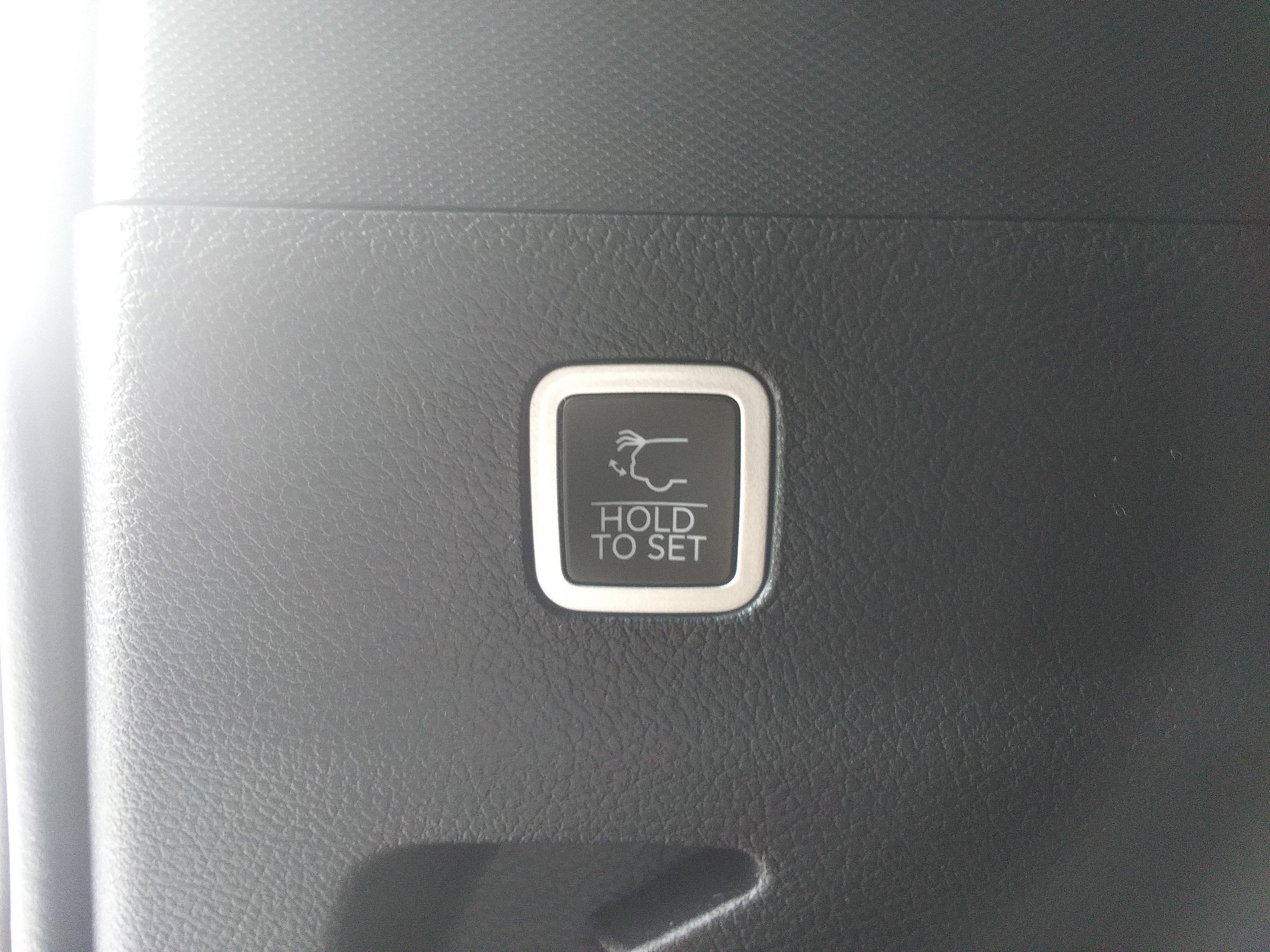 New 2026 Baltic-Gray Metallic Clear-Coat Exterior Paint Jeep Limited Altitude image 9