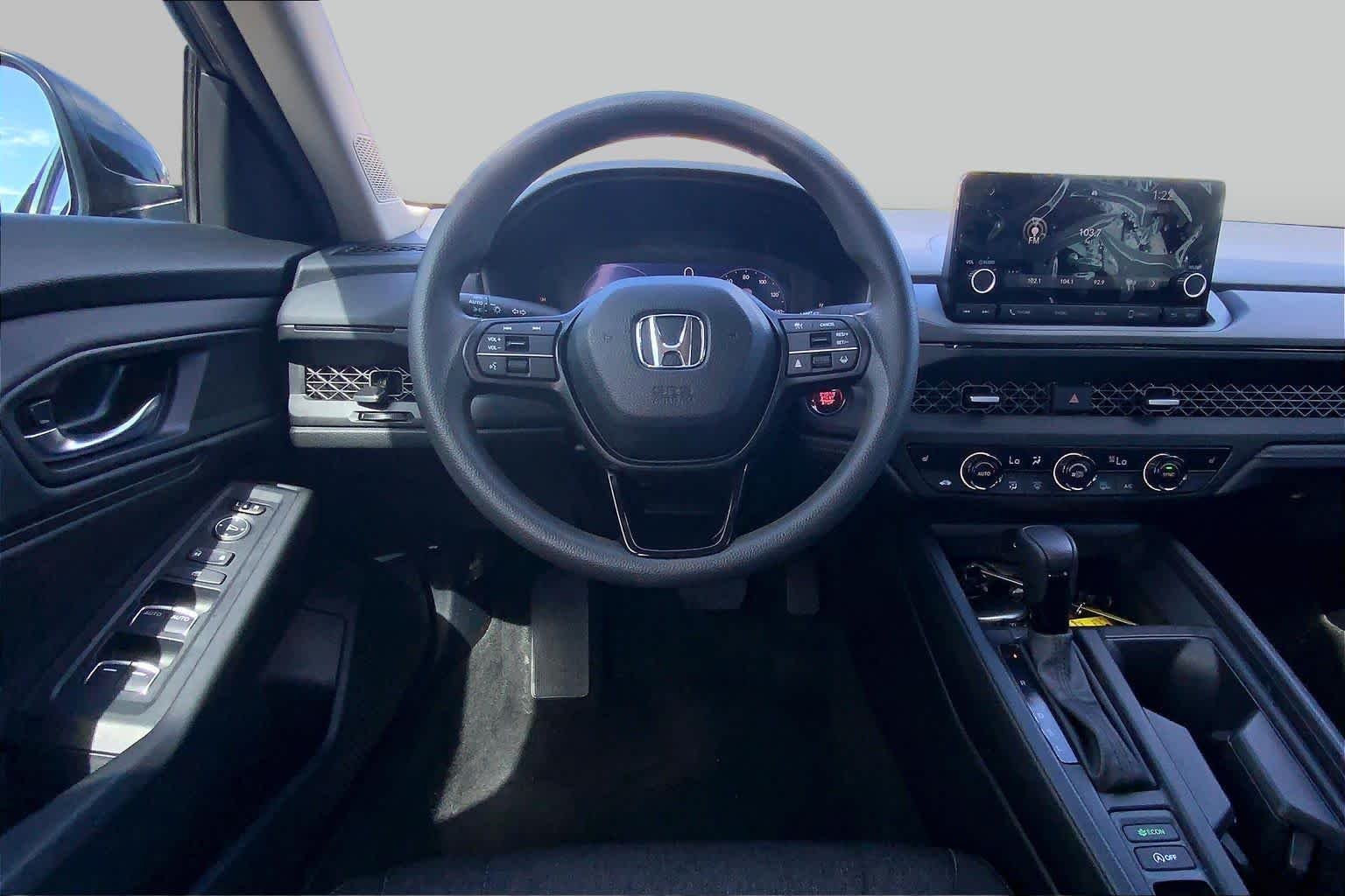 Used 2025 Meteorite Gray Metallic Honda SE image 6