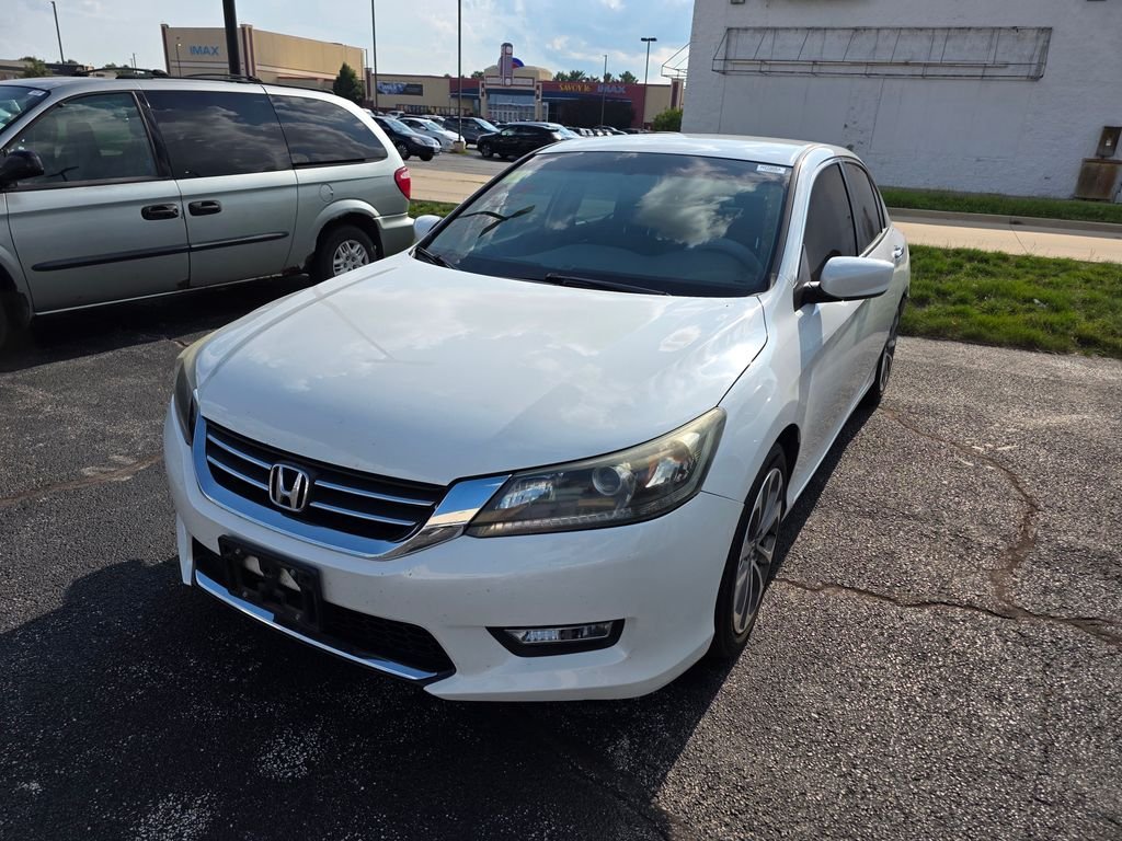Used 2013 White Honda Sport image 2