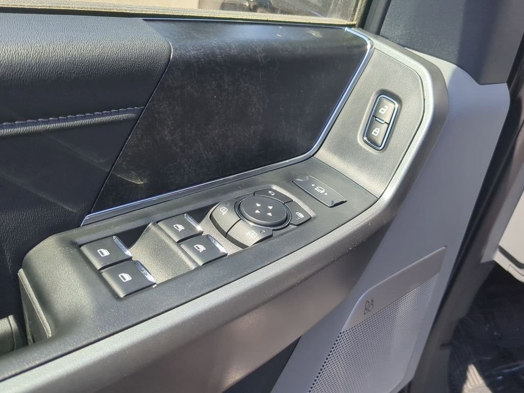 2025 Ford F-350 Super Duty XLT - Photo 43