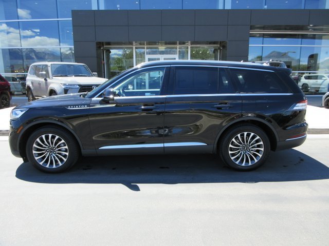 Used 2024 Infinite Black Metallic Lincoln Reserve image 63