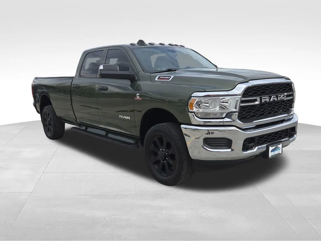 2022 RAM 3500 Tradesman 4X4 Crew Cab LWB's photo