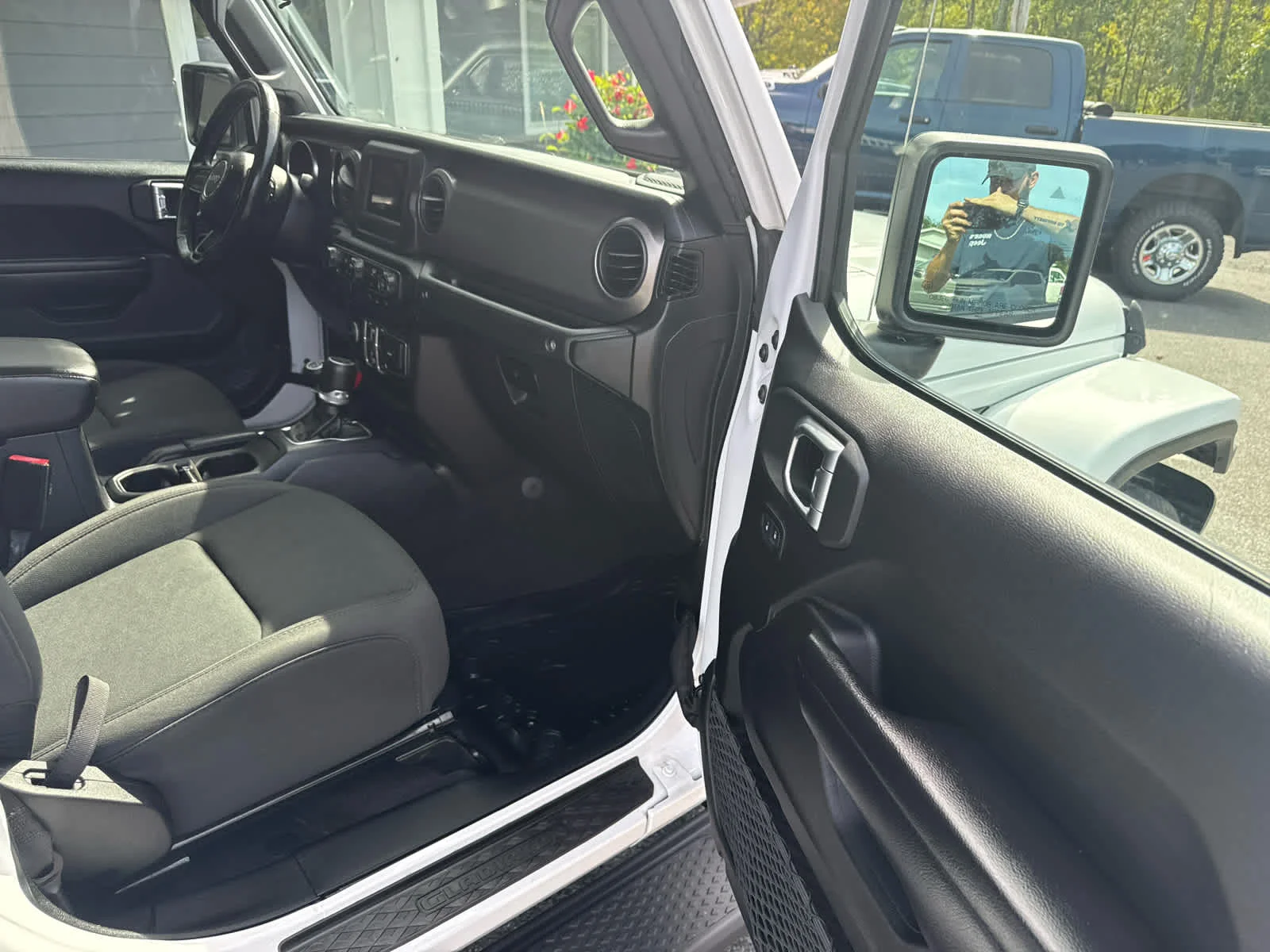 Used 2021 Bright White Clearcoat Jeep Sport S image 15