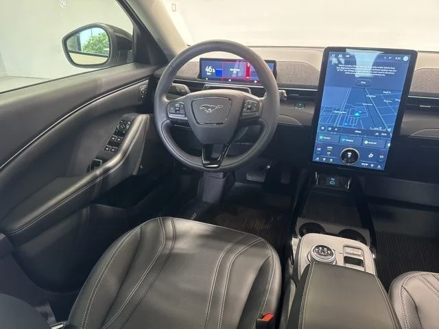 Used 2023 White Ford Premium image 19