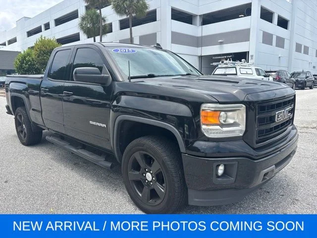 Used 2015 Onyx Black GMC Base image 1