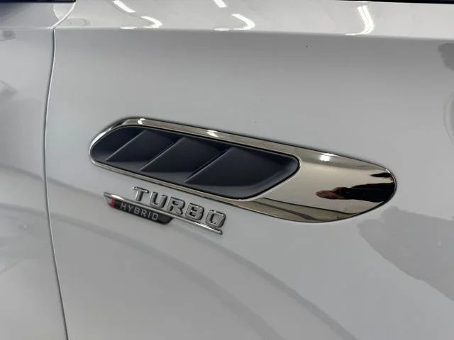 New 2026 MANUFAKTUR Alpine Gray Mercedes-Benz E 53 AMG® image 43