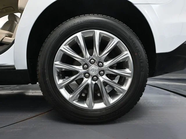 Used 2019 White Buick Essence image 12