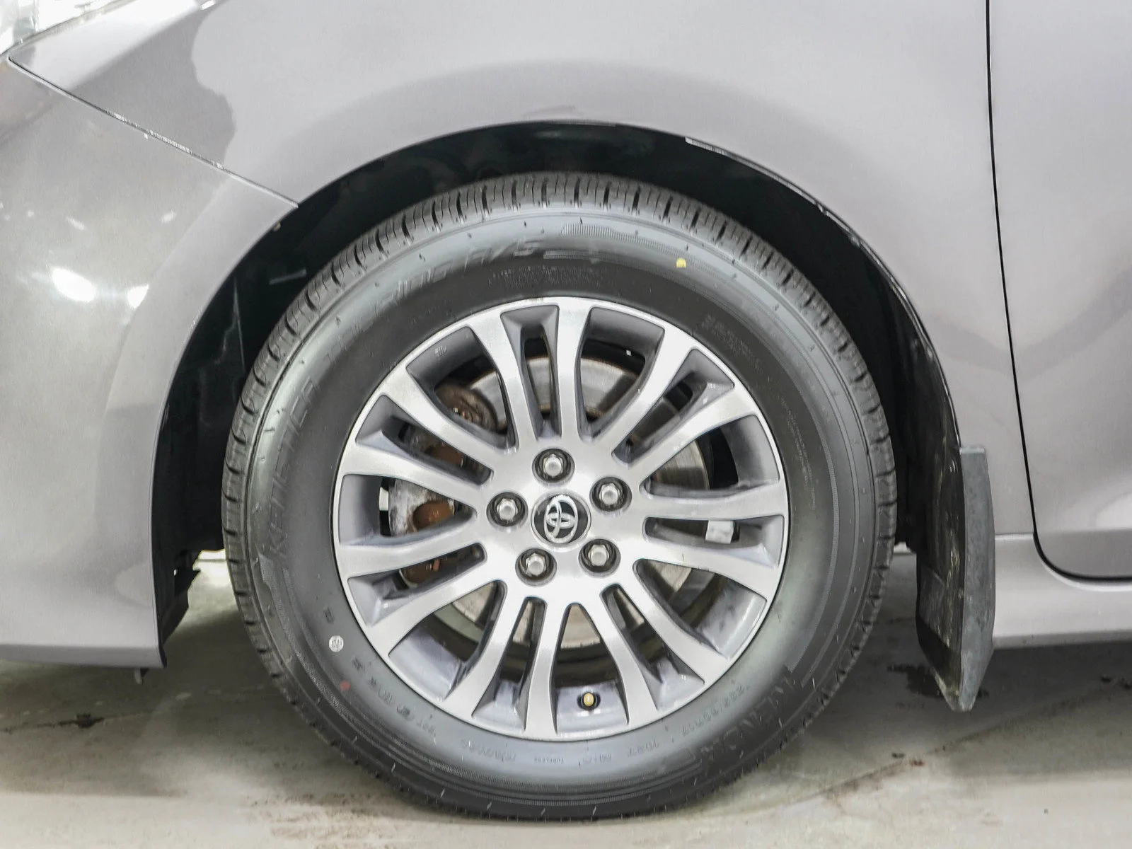 Used 2019 Gray Toyota XLE image 29