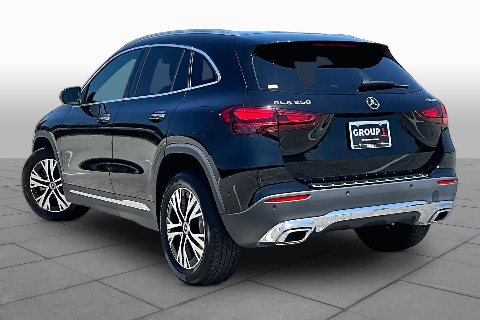 Used 2025 Night Black Mercedes-Benz GLA 250 image 12