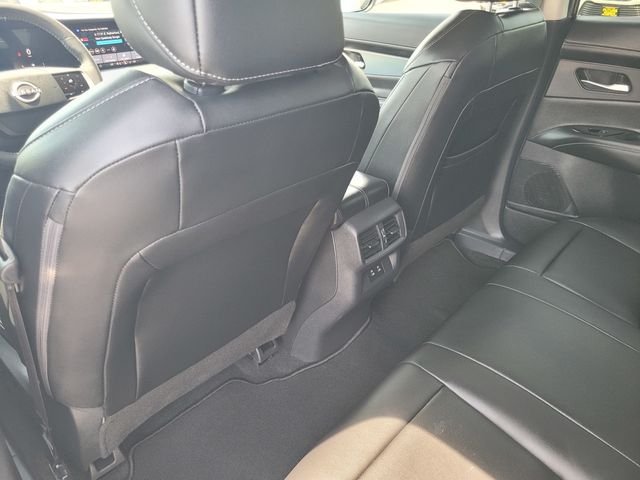 Used 2025 White Nissan SL image 14