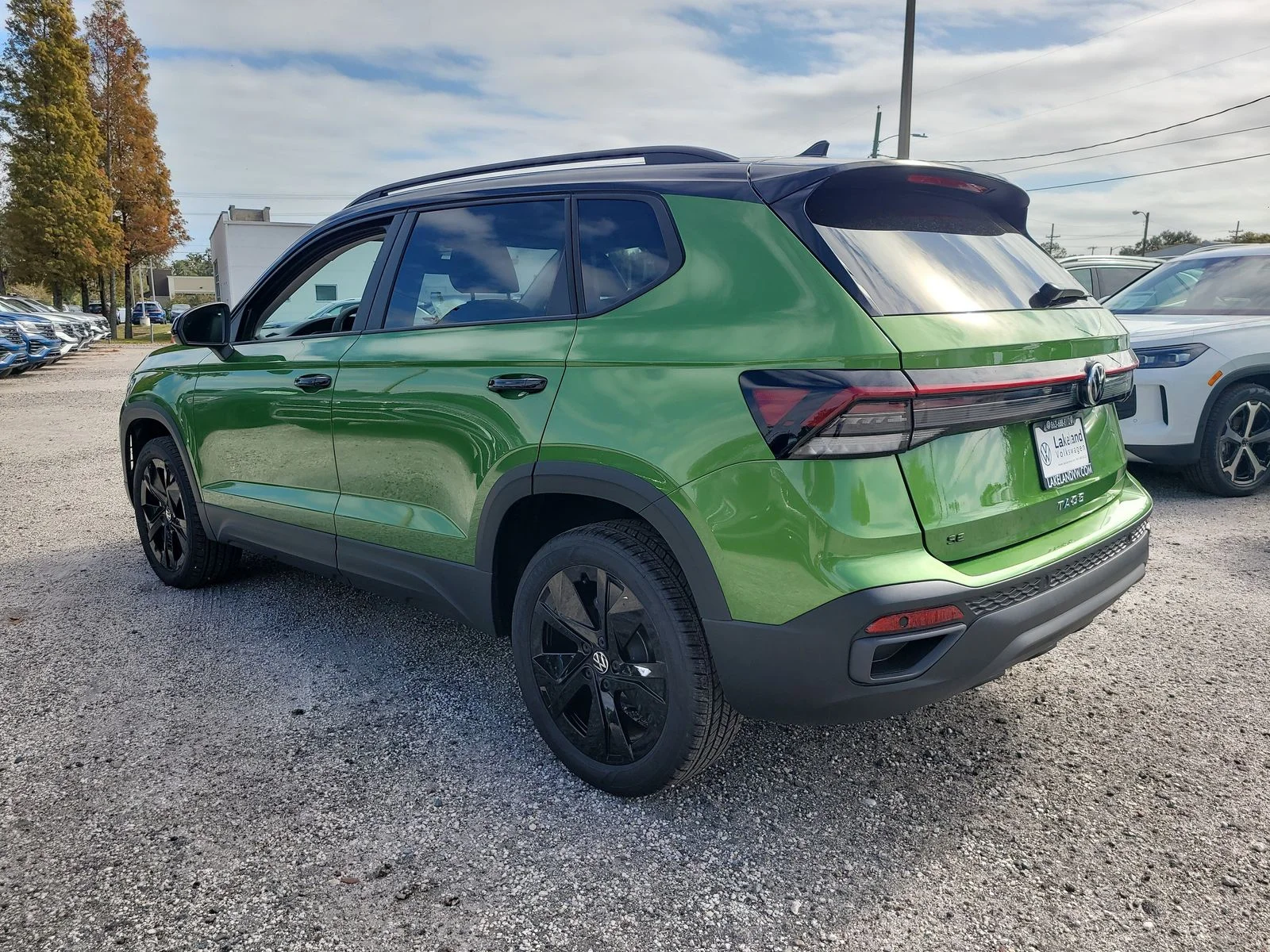 New 2026 Bright Moss Green W/Deep Black Roof Volkswagen 1.5T SE Black image 8