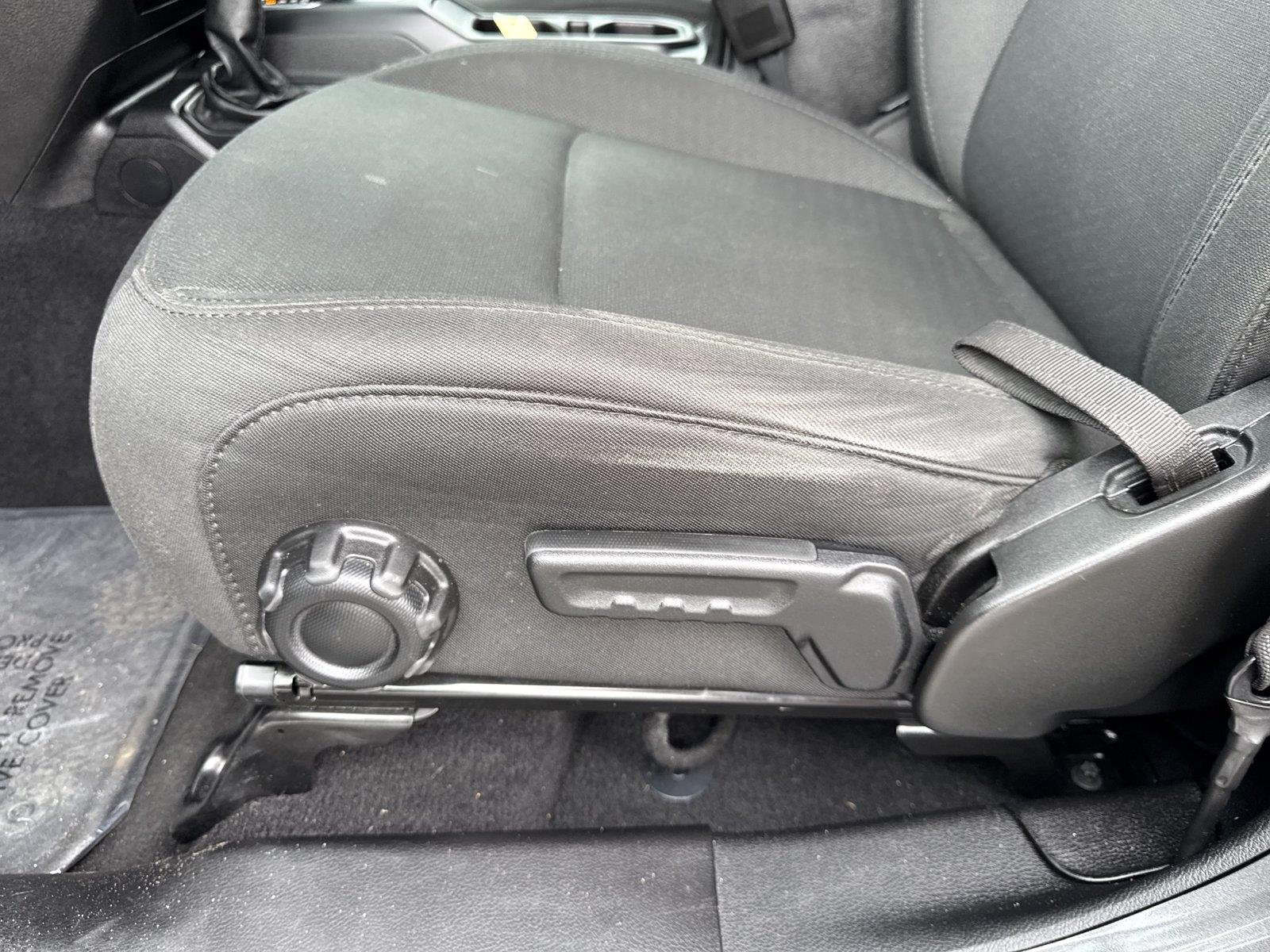 Used 2021 Granite Crystal Metallic Clearcoat Jeep Sport S image 12