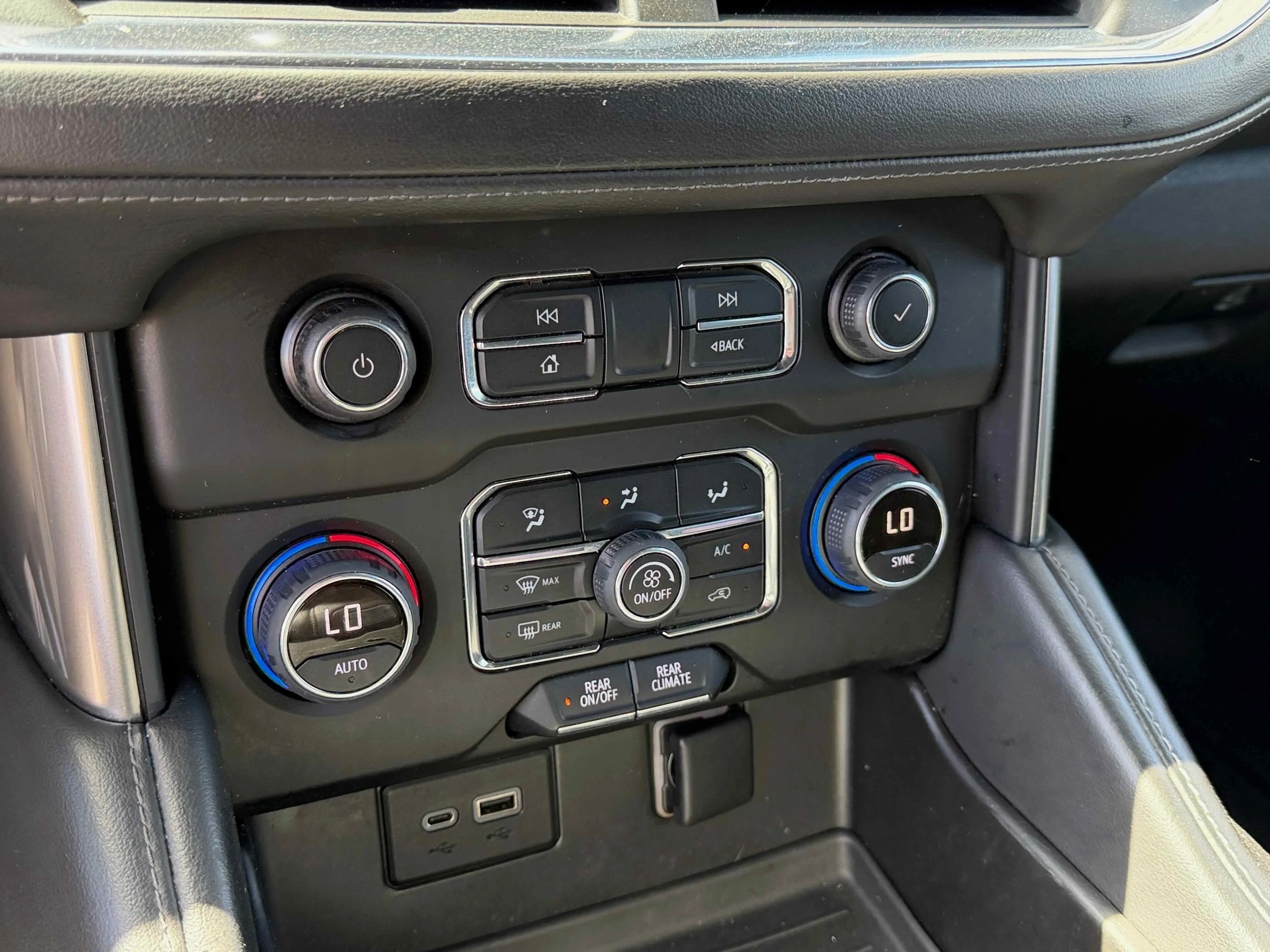 Used 2022 White Chevrolet LS image 23