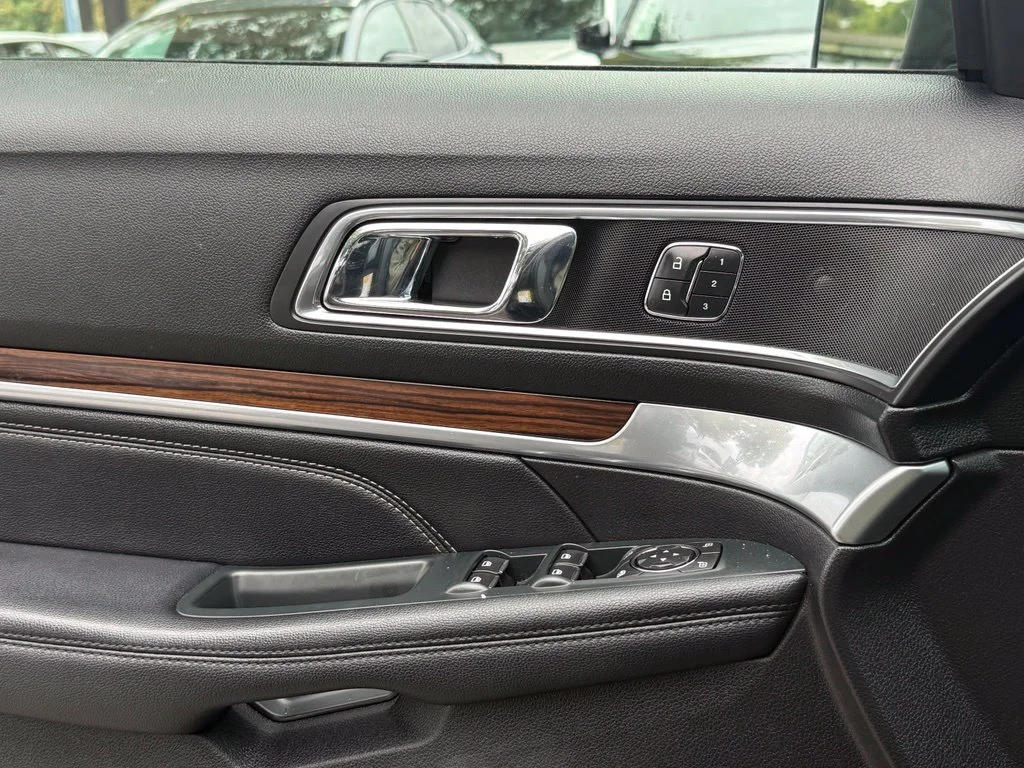 Used 2019 Agate Black Metallic Ford Limited image 19