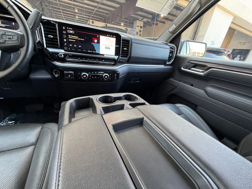 Used 2025 Silver GMC SLT image 15