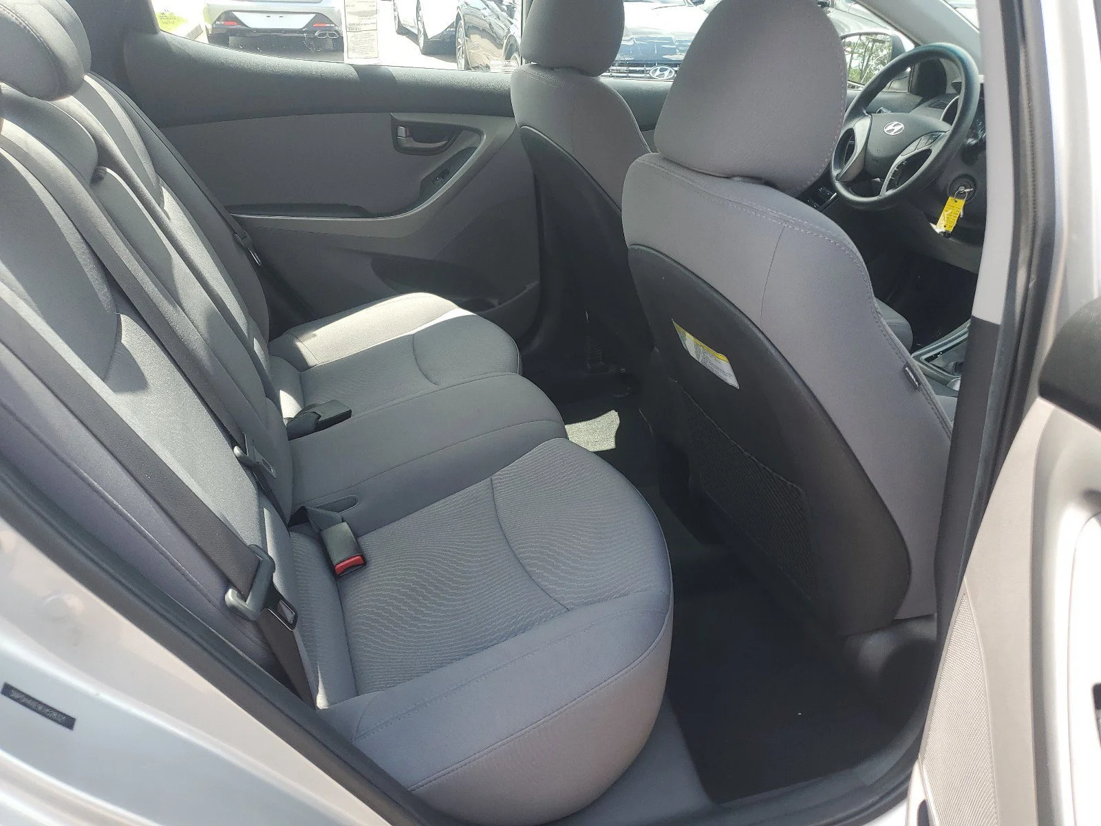 Used 2014 Radiant Silver Hyundai SE image 30