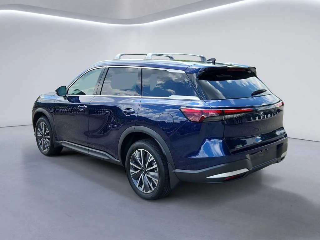New 2027 GRAND BLUE INFINITI Luxe AWD image 5