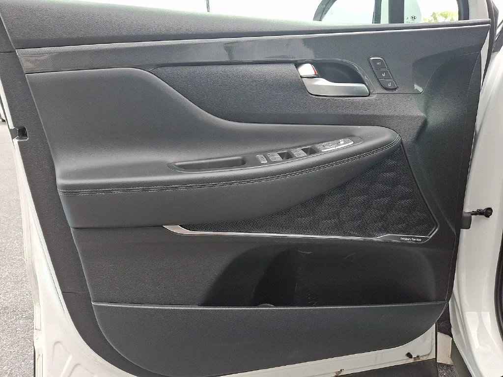 Used 2023 White Hyundai Calligraphy image 12