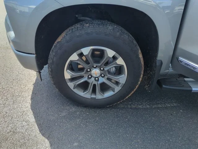Used 2025 Sterling Gray Metallic Chevrolet High Country image 32