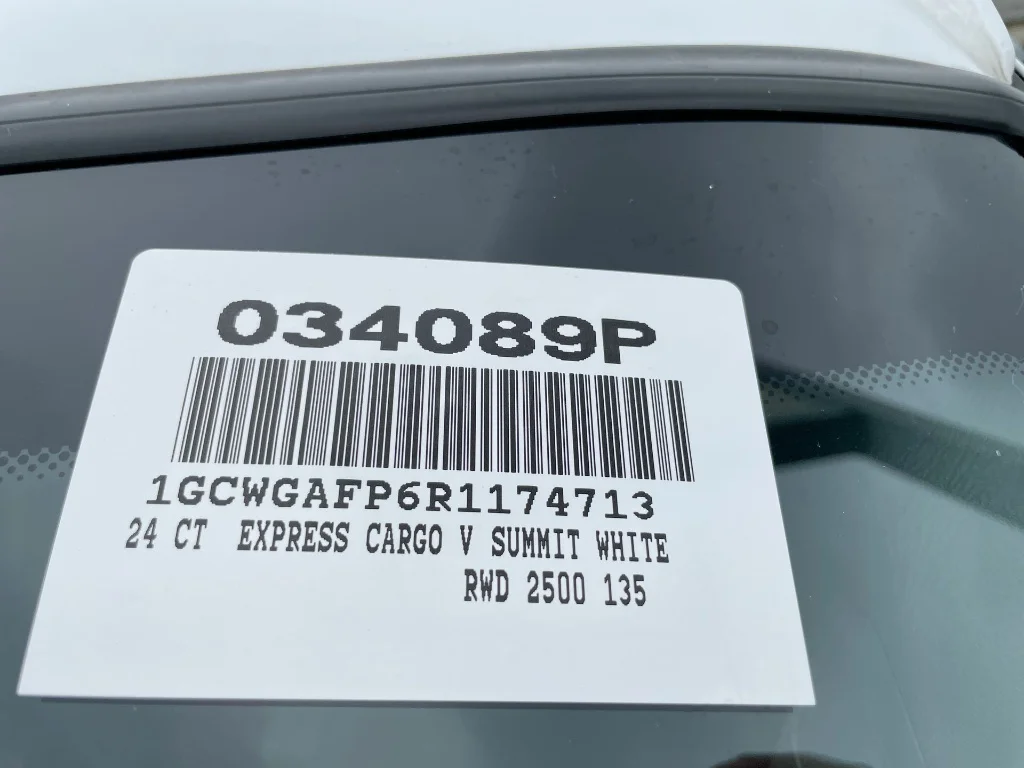 Used 2024 Summit White Chevrolet 2500 image 30