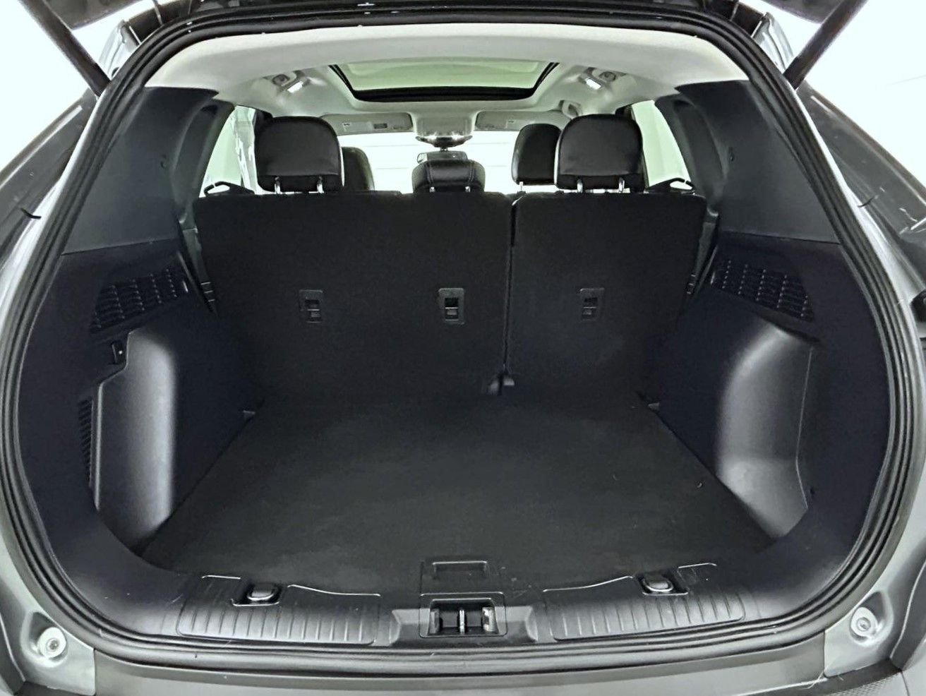 Used 2022 Gray Ford SEL image 21