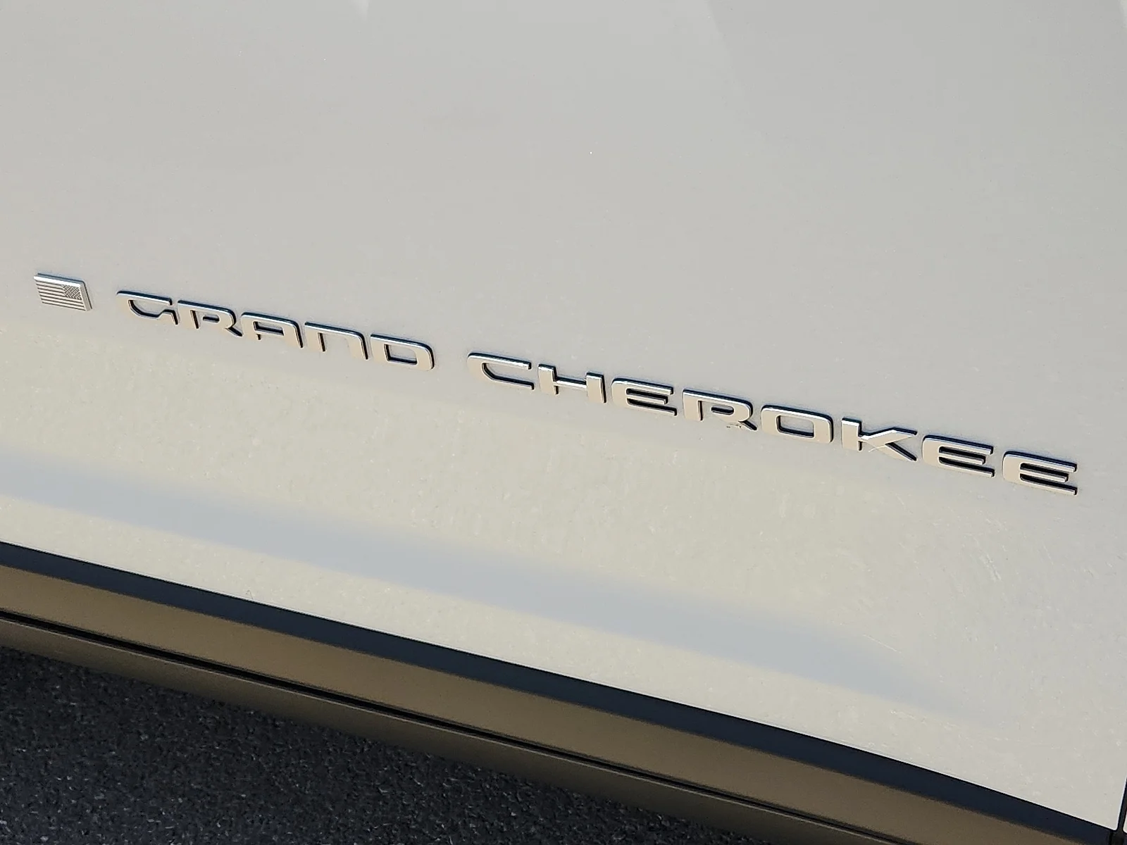 New 2026 Bright White Clear-Coat  Paint Jeep LAREDO X 4X4 image 8