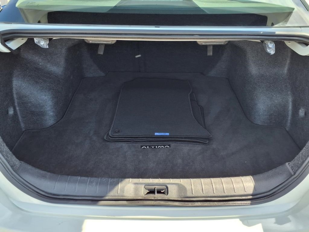 2025 Nissan Altima SV - Photo 24