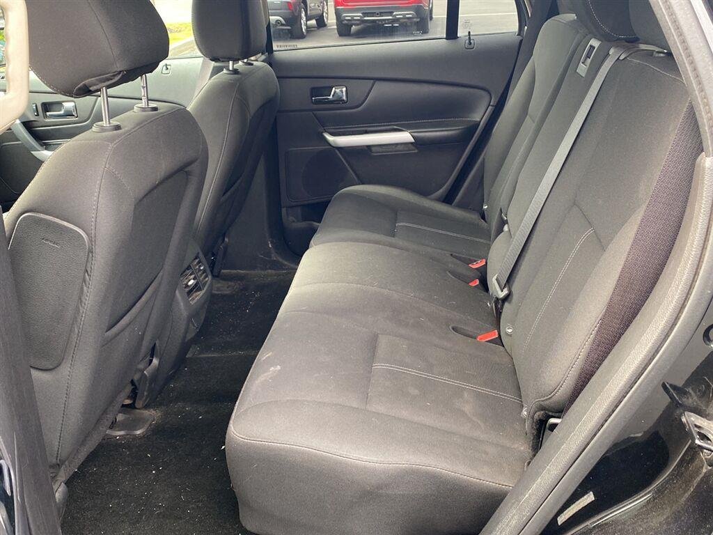 Used 2013 Tuxedo Black Metallic Ford SE image 14