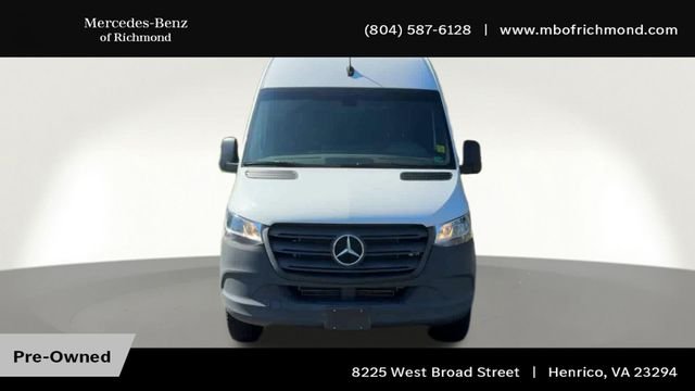 Used 2023 White Mercedes-Benz Cargo 144 WB image 5