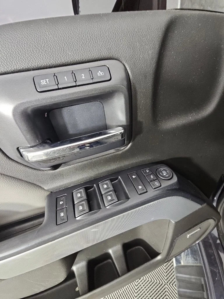 Used 2018 Blue Chevrolet LTZ image 26