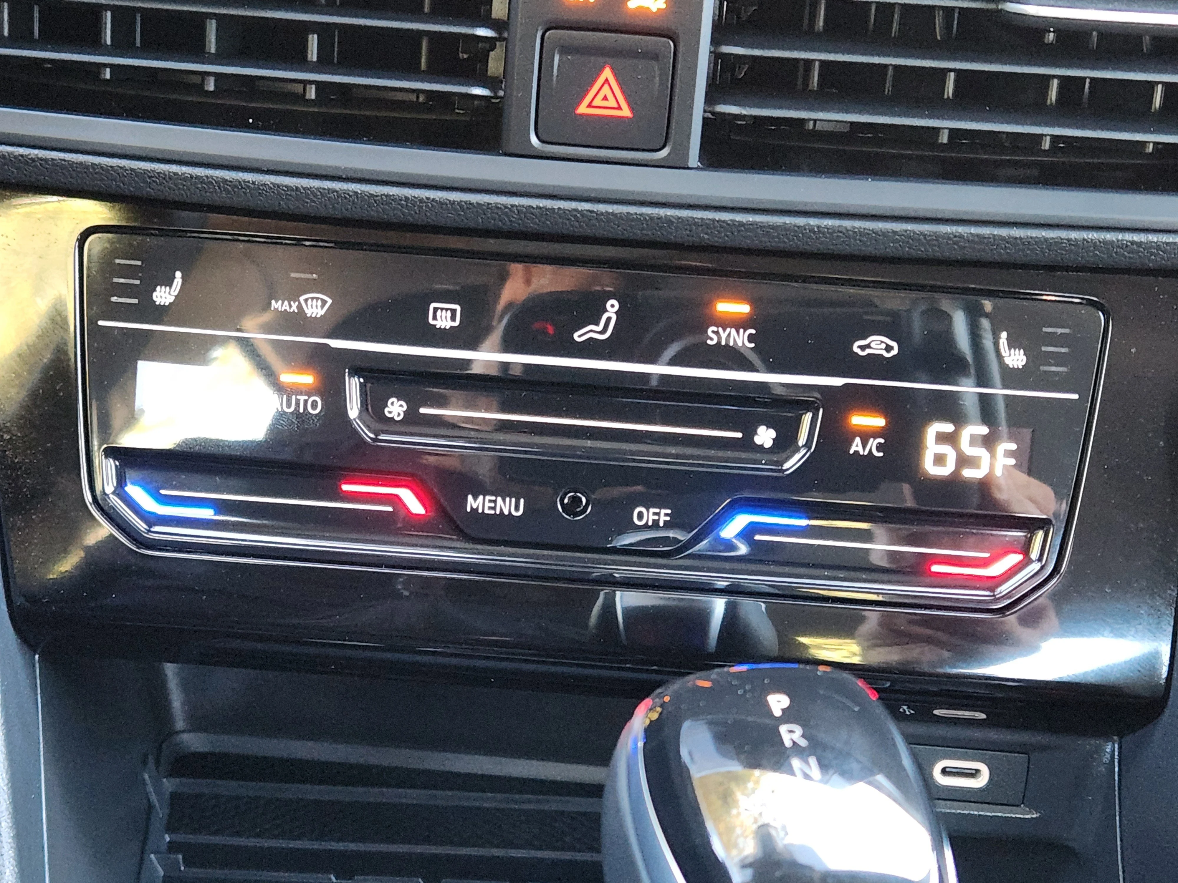 2025 Volkswagen Jetta SE - Photo 23