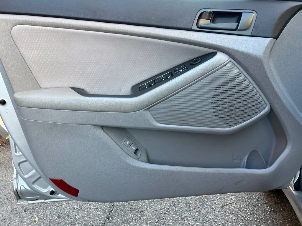 Used 2015 Silver Kia LX image 13