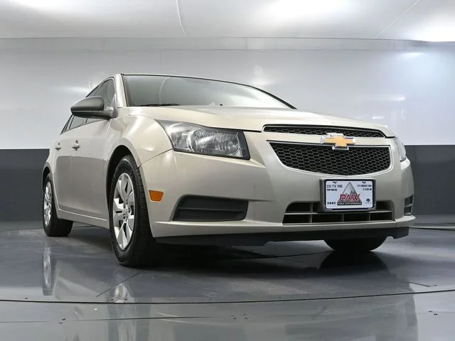 2013 Chevrolet Cruze LS - Photo 46