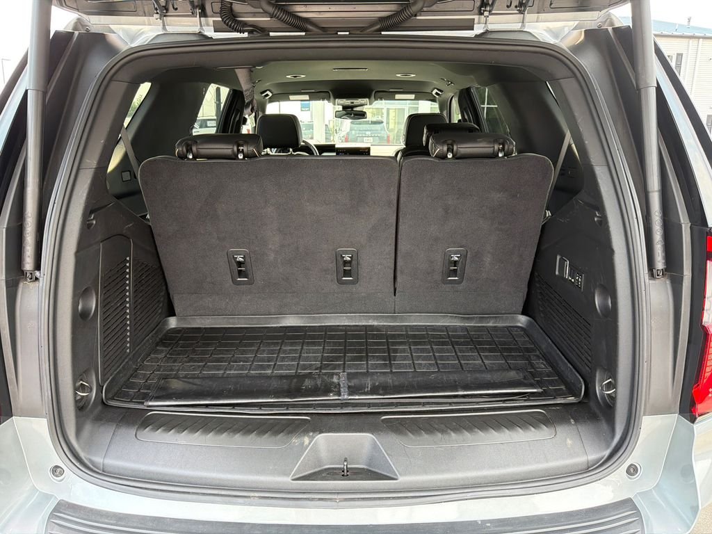 Used 2025 Silver GMC Elevation image 18
