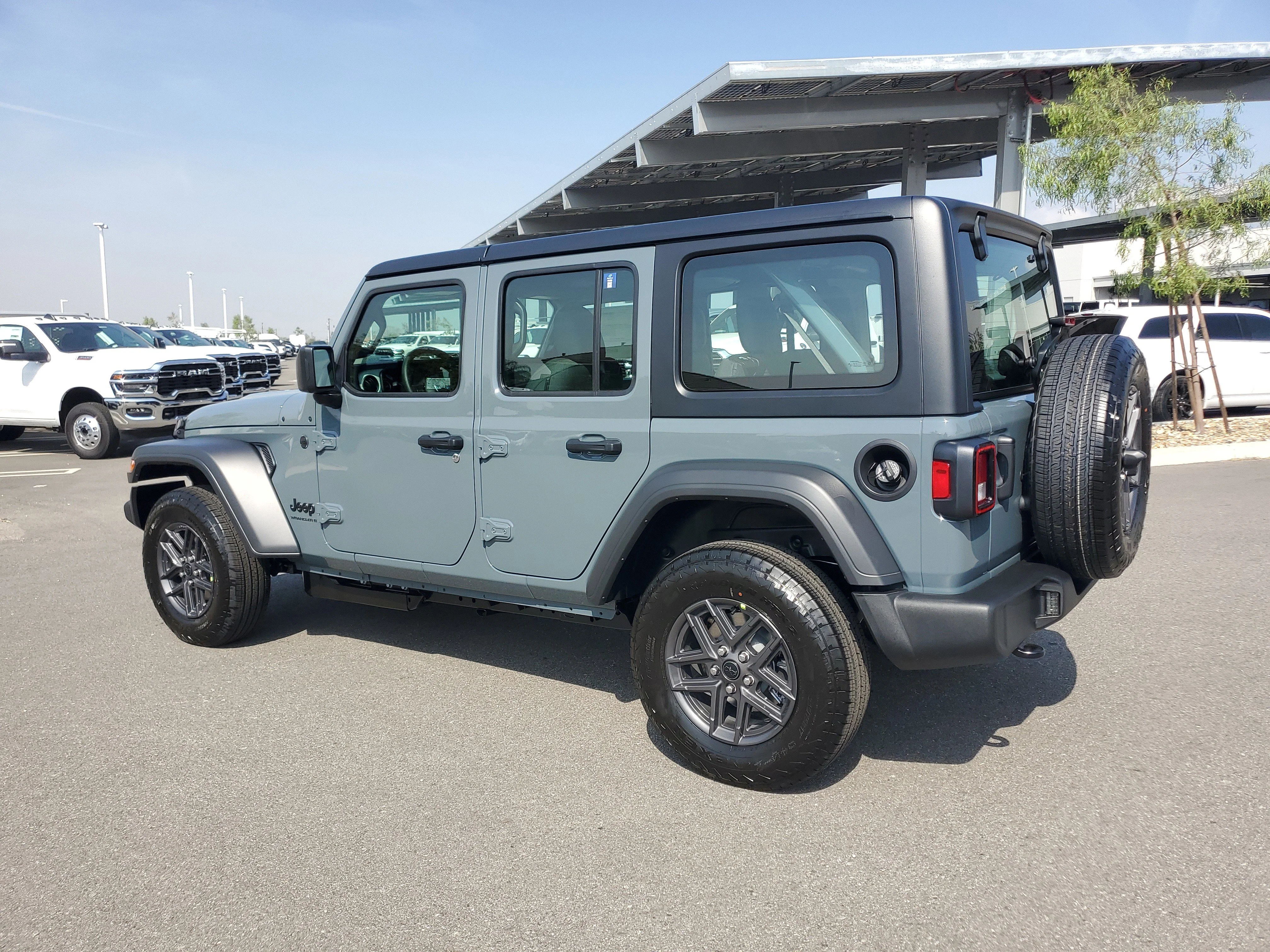 New 2026 Anvil Clear-Coat Exterior Paint Jeep Sport image 3