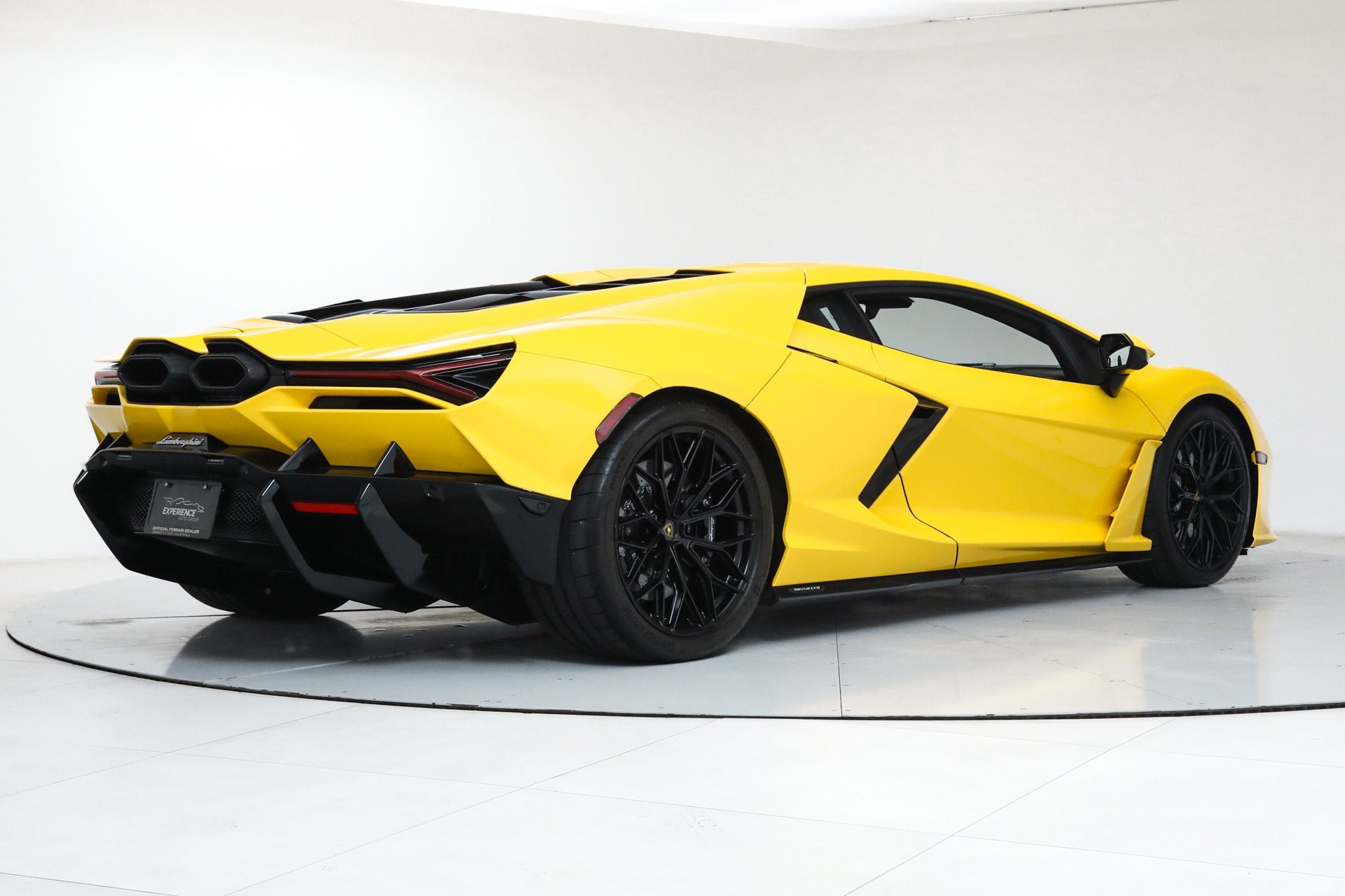 2024 Lamborghini Revuelto Base - Photo 7