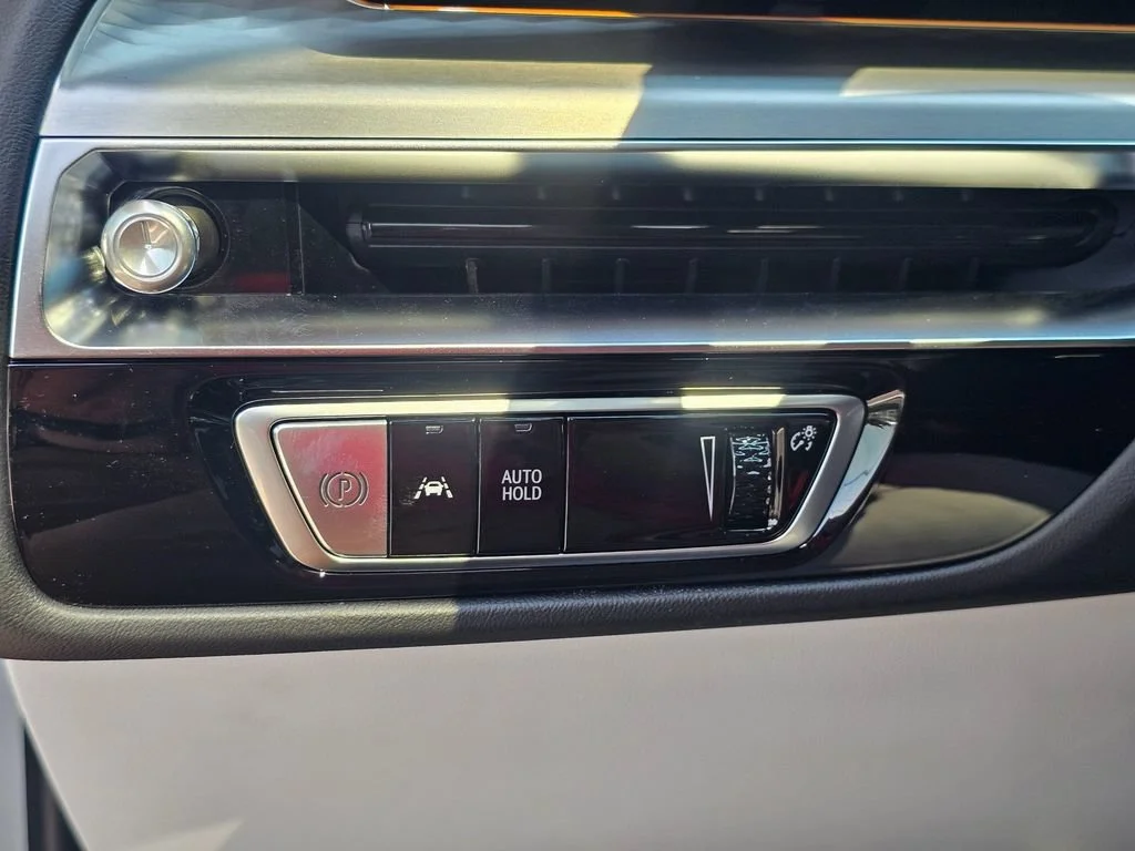 New 2026 Argent Silver Metallic Cadillac Sport image 23