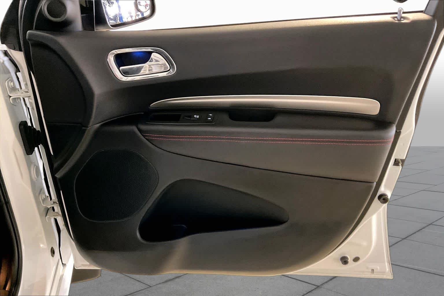 Used 2014 Bright White Clearcoat Dodge R/T image 21