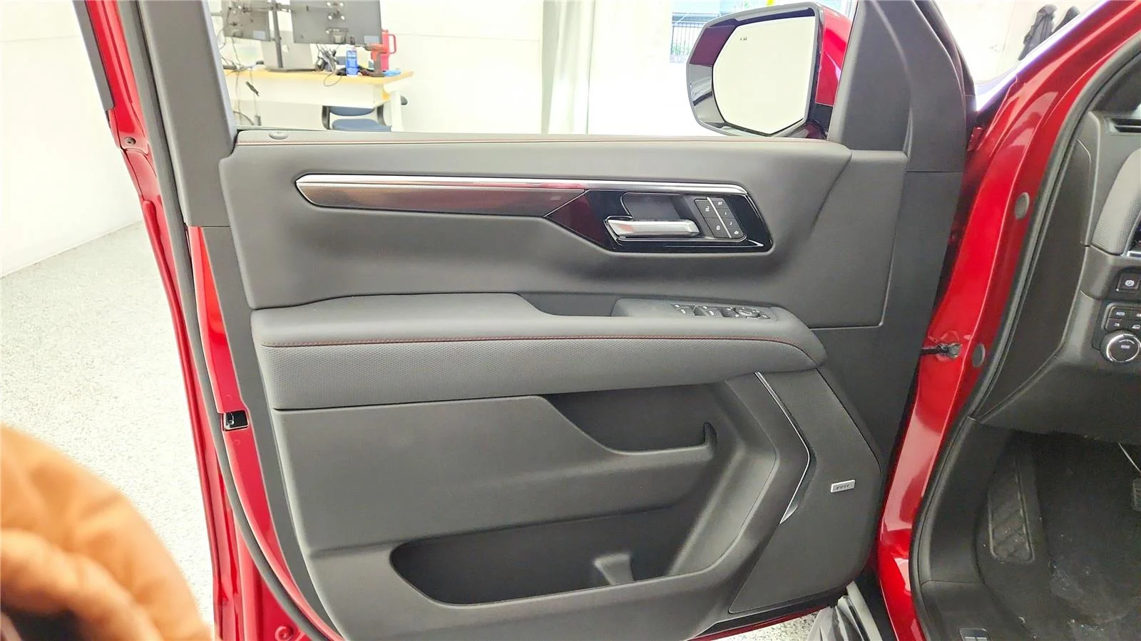 2026 Chevrolet Suburban RST - Photo 34