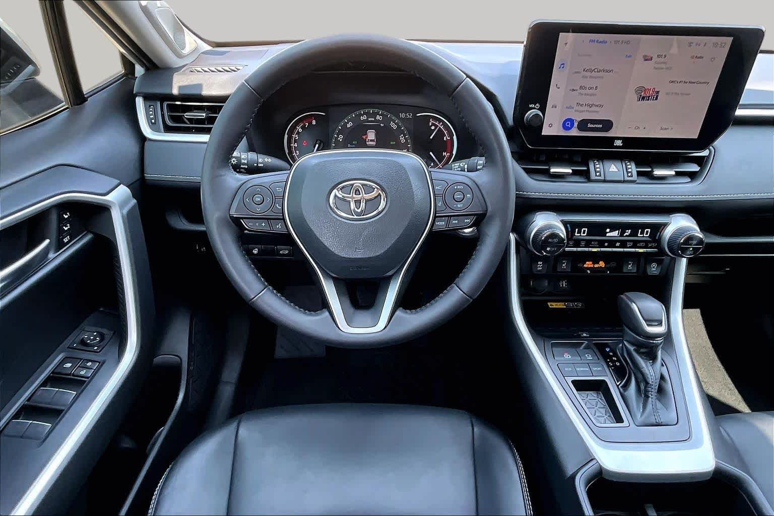Used 2023 Wind Chill Pearl Toyota XLE Premium image 5